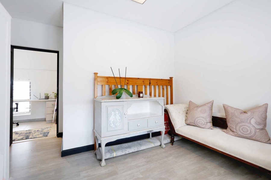 To Let 3 Bedroom Property for Rent in Graanendal Western Cape